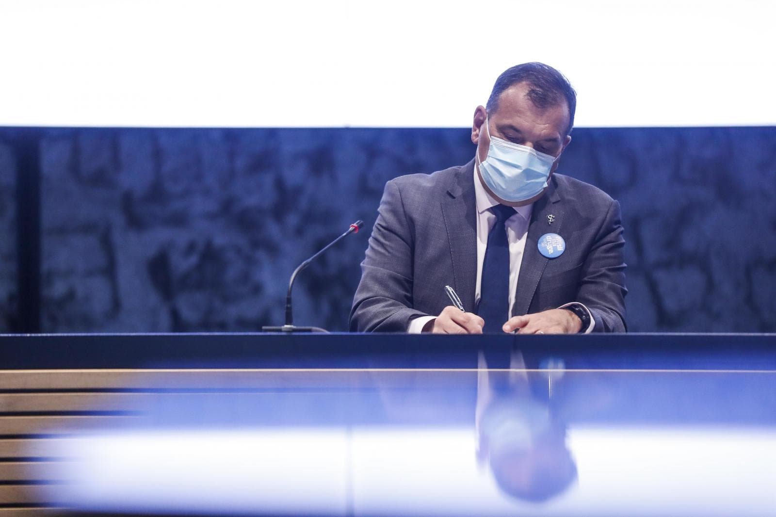 Država spremna platiti 900 milijuna kuna duga, a veledrogerije traže 3,5 mlrd 