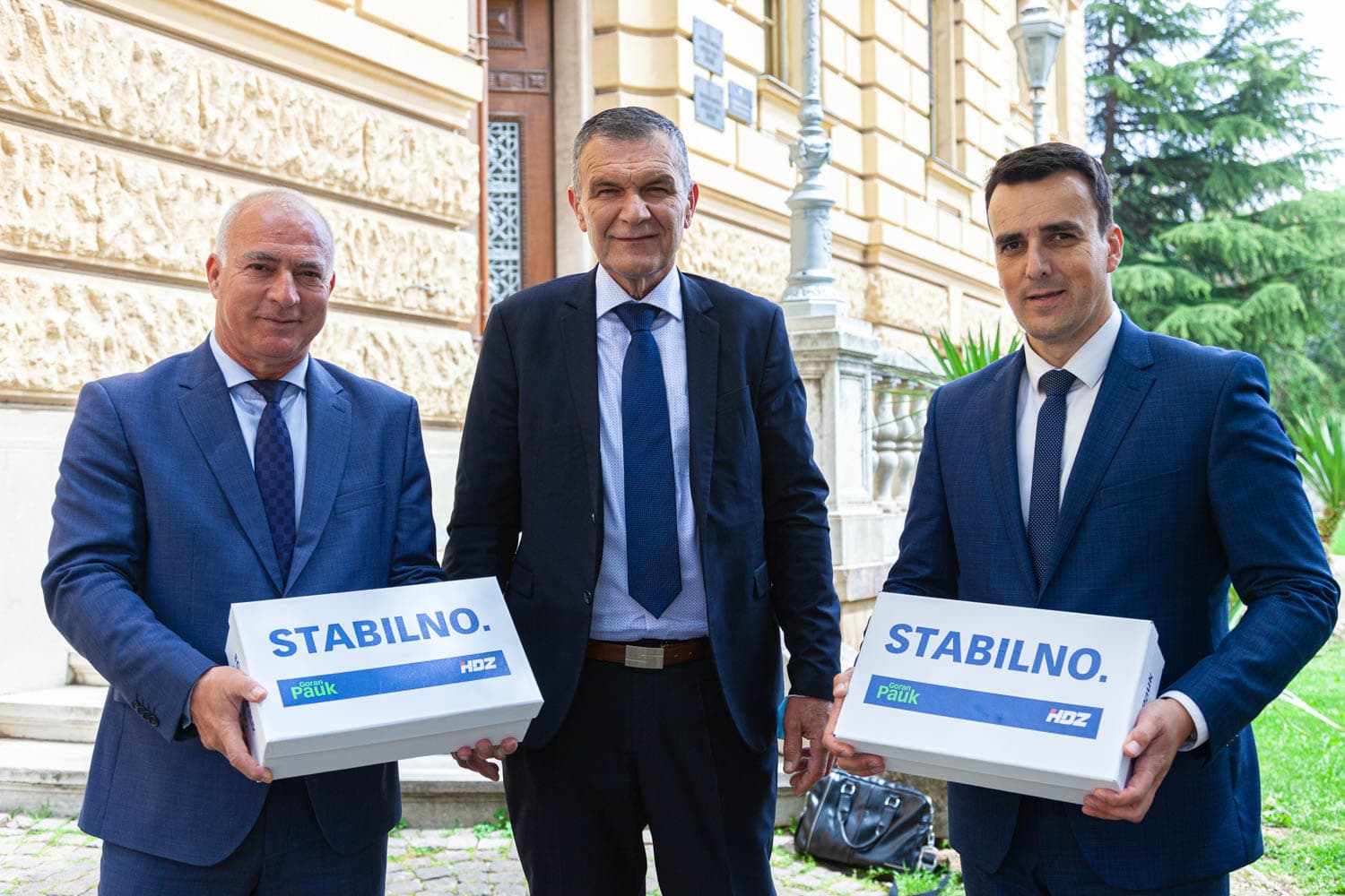 Pauk i Rakić predali kandidacijske liste: 'Zahvaljujem svima koji su potpisom podržali kandidaturu'