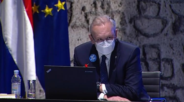 Božinović: 'Hrvatska će za izdavanje zelenih potvrda biti spremna 1. lipnja' 