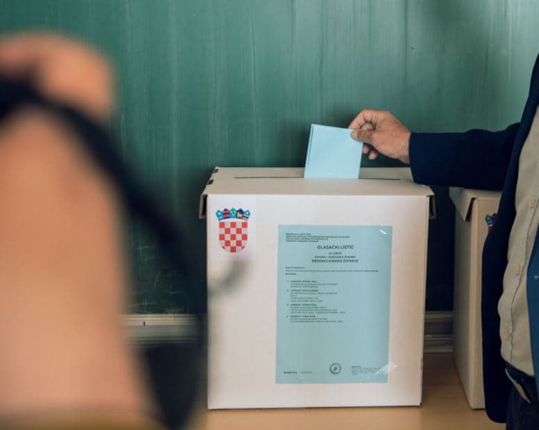 Samo dvije općine u županiji čekaju drugi krug: Rezultati Rogoznice i Tisnog tek za dva tjedna, pogledajte ostale 