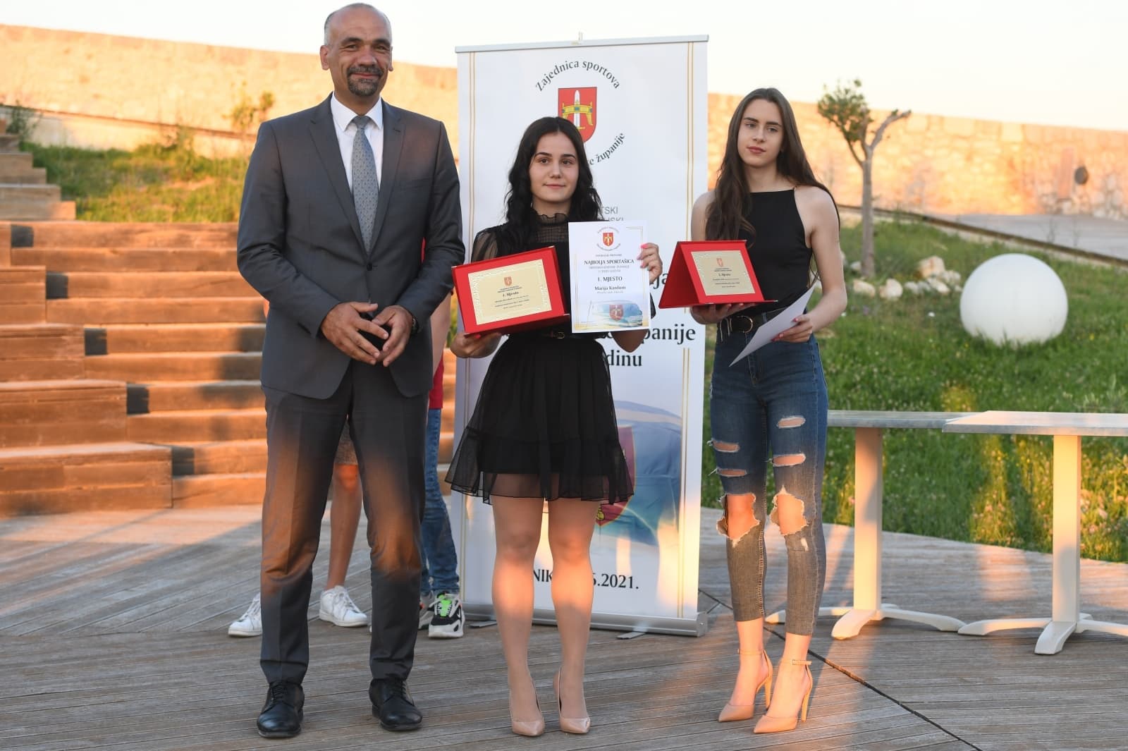 Plivačica Marija Kardum i atletičar Marko Čeko, košarkašice i nogometaši Šibenika ovogodišnji su laureati 