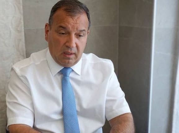 Ljudi uočili da Instagram profil s imenom Beroša prati 18+ stranice, evo što kaže Ministarstvo 