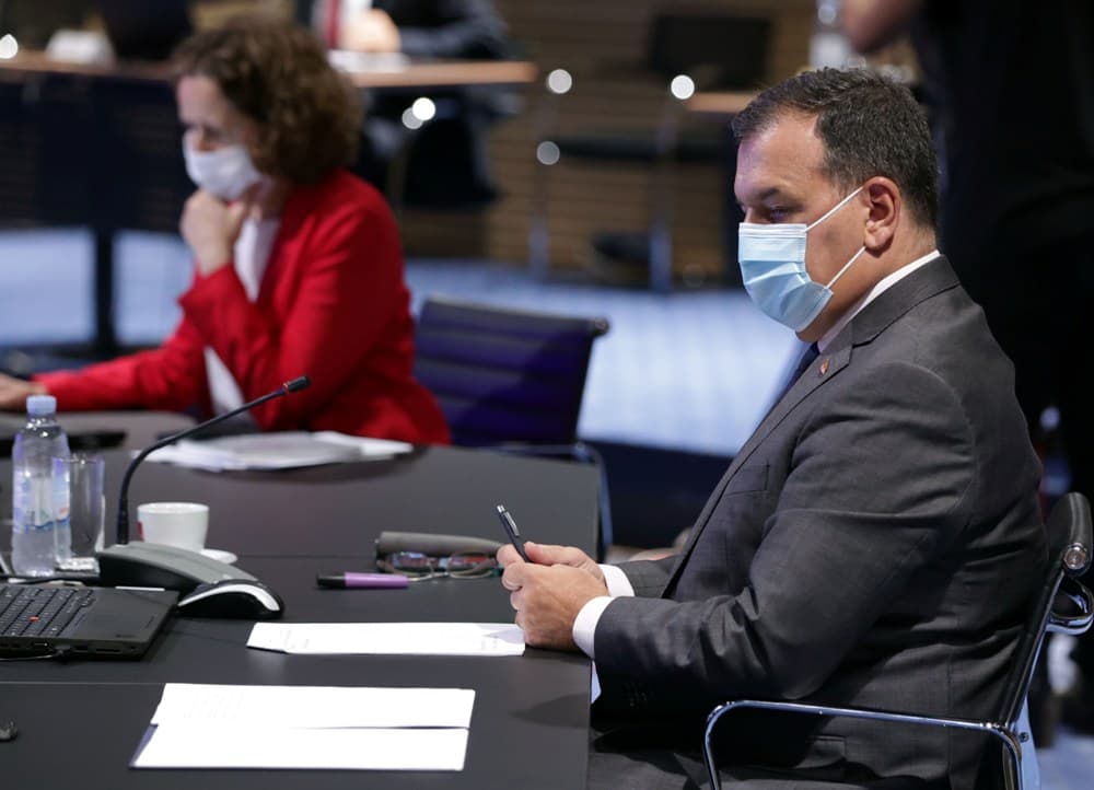 Beroš najavio cijepljenje u ljekarnama, na licu mjesta će davati covid-potvrdu 