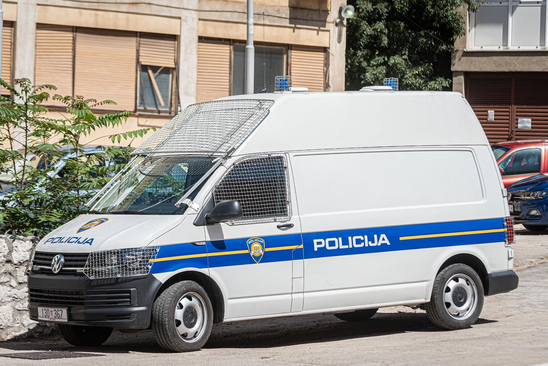 Dvojica prevaranata (56, 59) pokušali foru sa zlatnim lančićem 'prodati' 76-godišnjaku: Nije im upalilo, bit će kazneno prijavljeni  