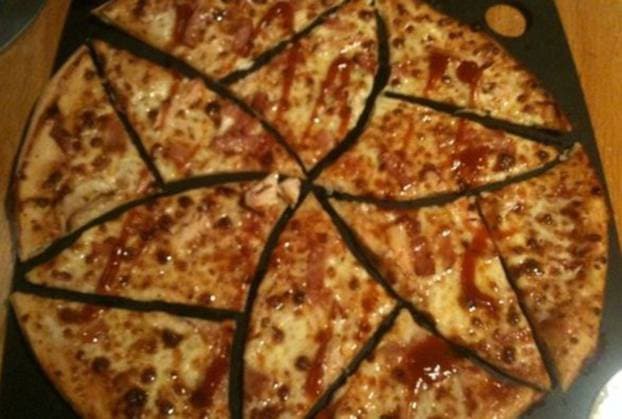 Matematičari smislili trik kako izrezati pizzu na savršeno jednake komade
