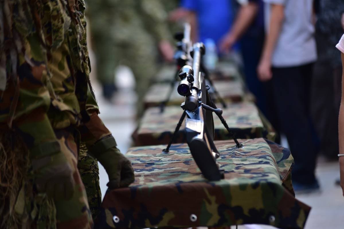 U kući 67-godišnjaka u Otavicama policija pronašla dvije automatske puške i preko 200 komada streljiva  