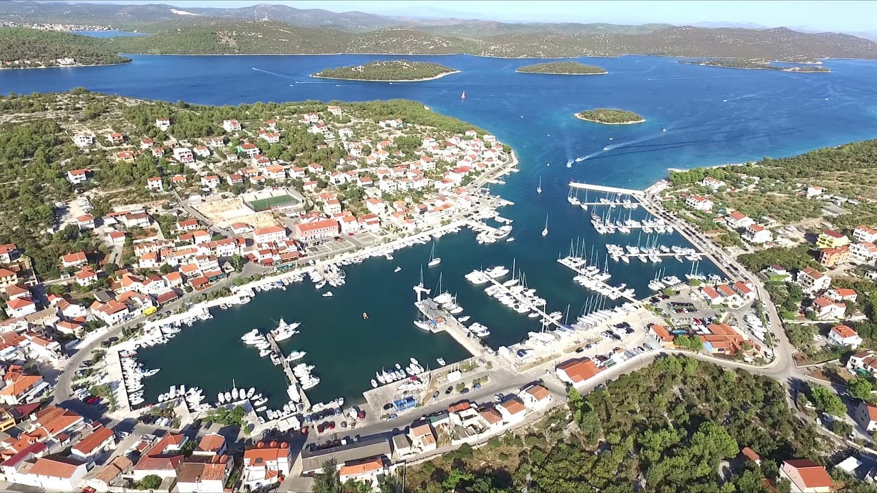 Turist poznatu konobu u Jezerima na Murteru ocijenio jedinicom, a nije ni ušao u nju