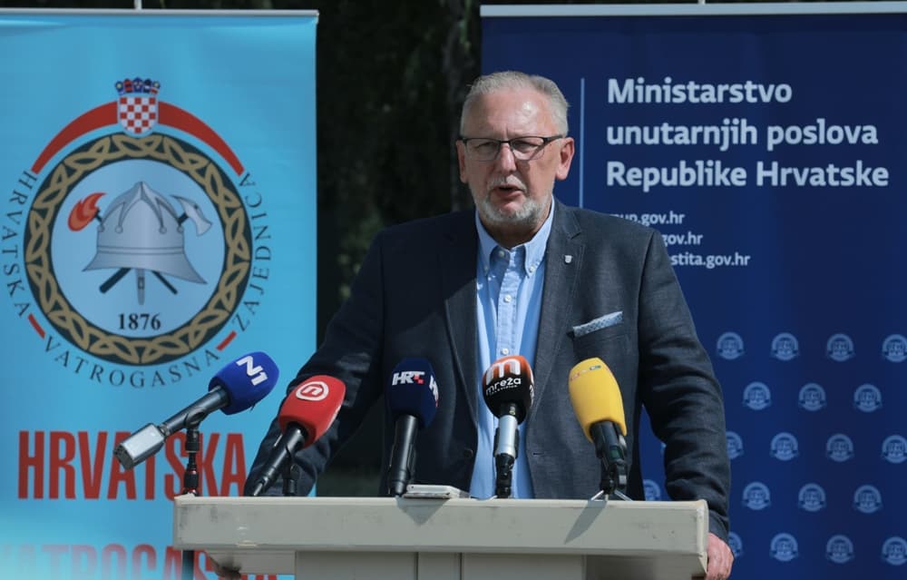  Hoće li Hrvatska stvarno proširiti upotrebu covid-potvrda? Evo što kaže Božinović 
