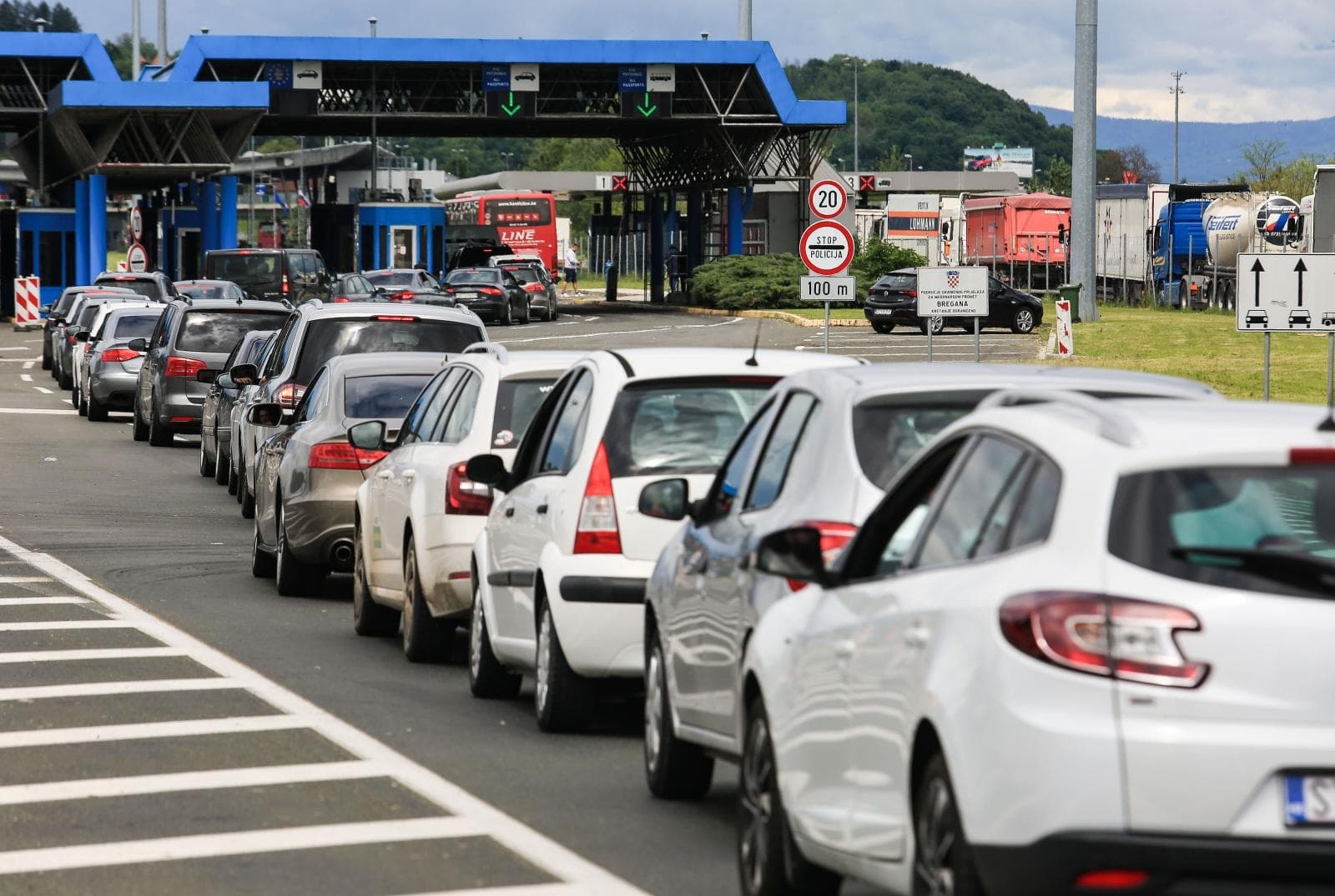 Pojačan pomet očekuje se prema moru i na graničnim prijelazima 