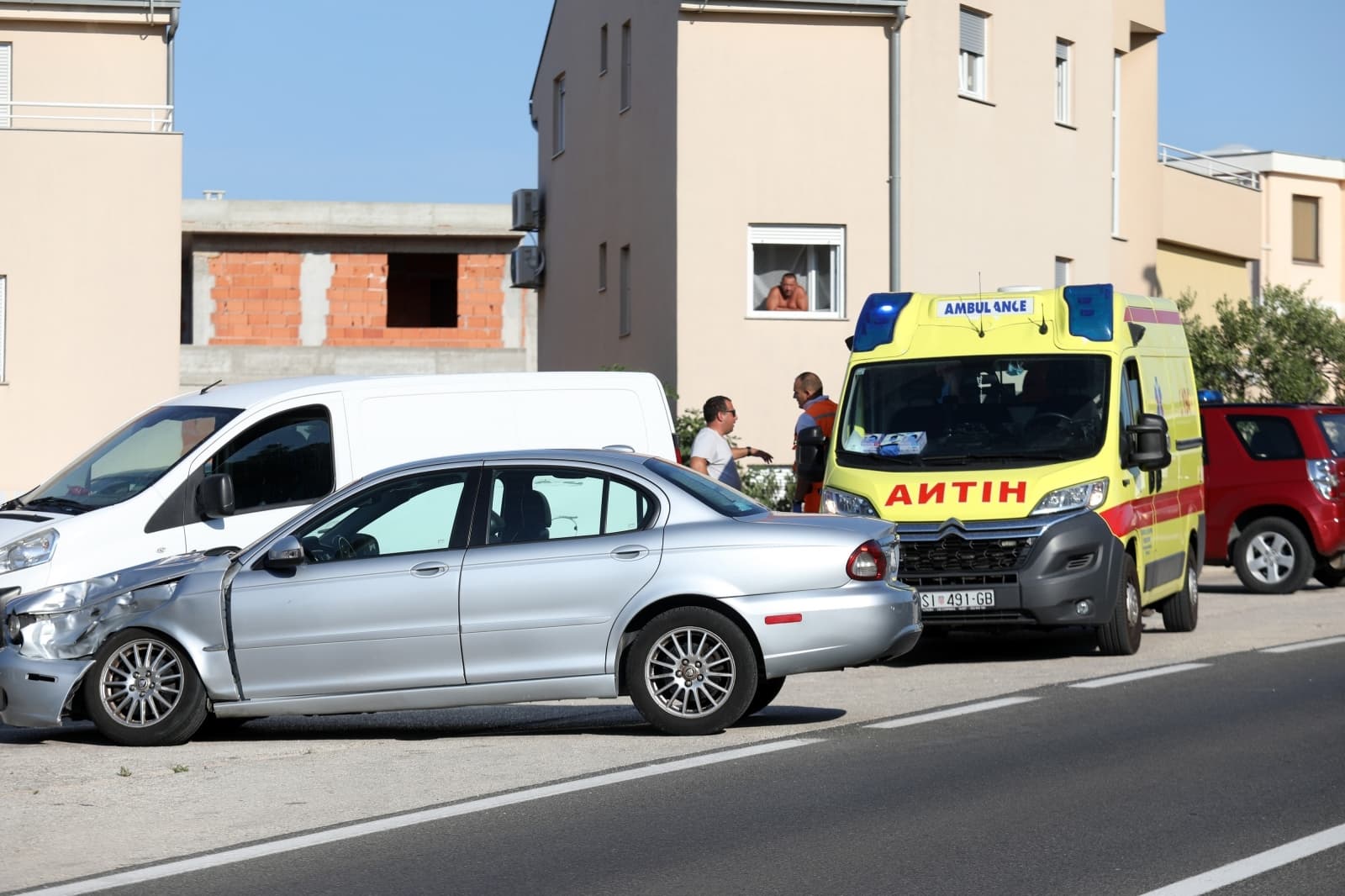Sudar dva automobila u Žaboriću: Jedna osoba lakše ozlijeđena 
