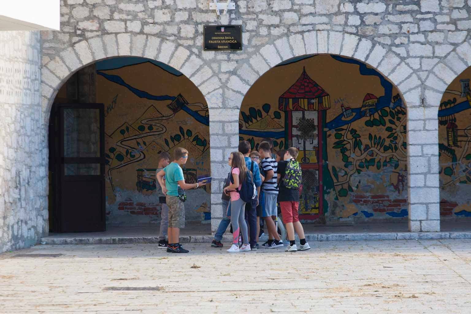 Capakova zamjenica: 'Mjere u školi mogu ostati, maske obavezne od petog razreda' 