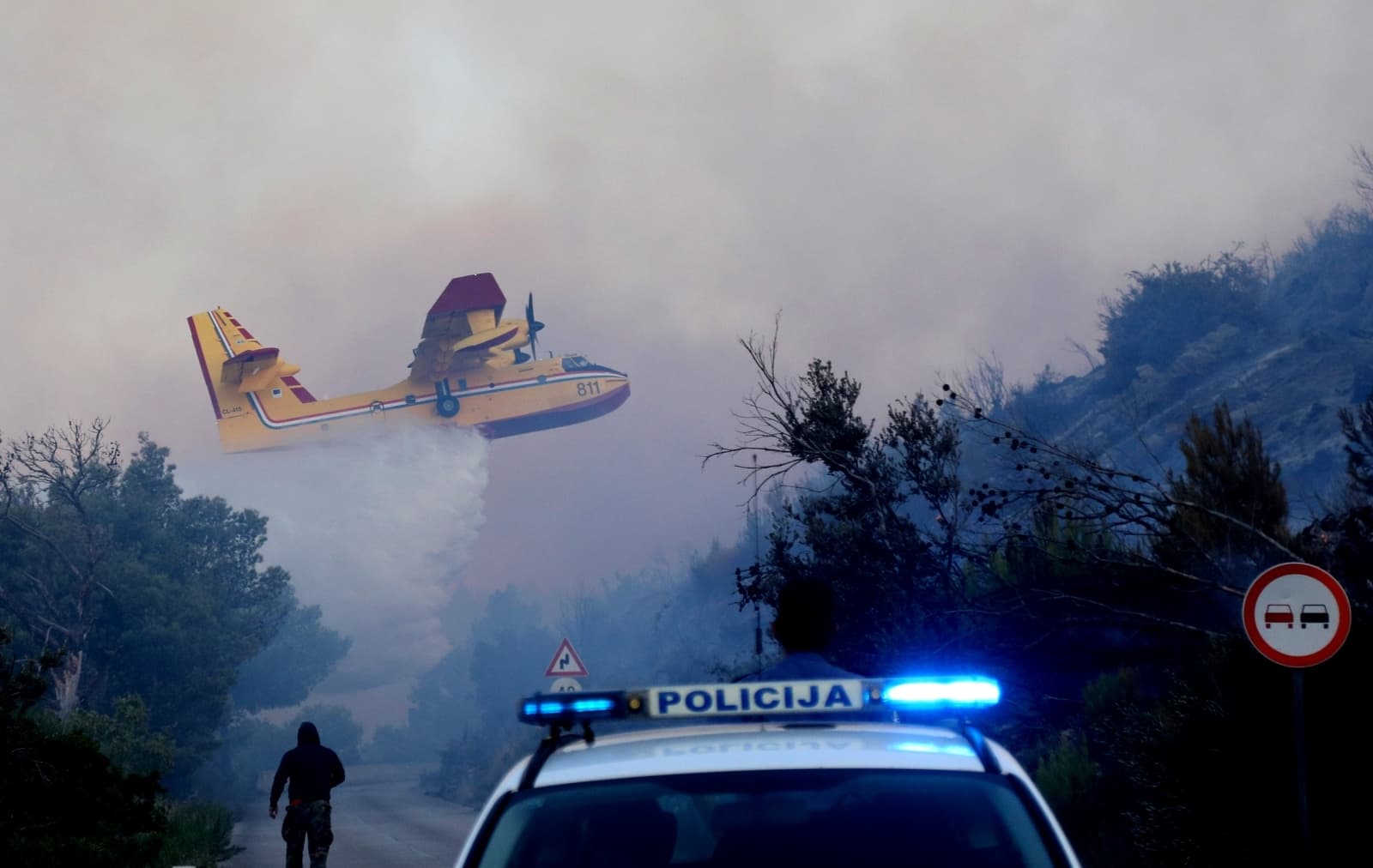 Kod Jadrtovca više nema otvorene vatre: 'Vatrogasci će na požarištu morati dežurati cijeli dan'   