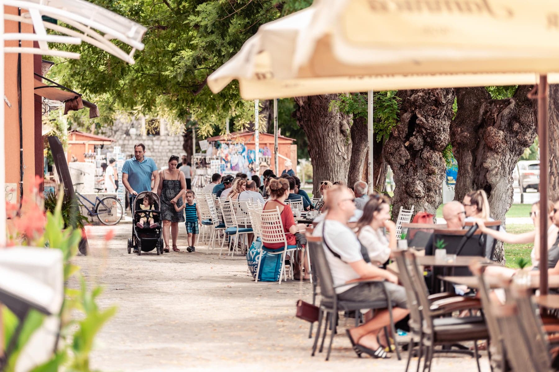 Od 1. rujna otvaraju se zatvoreni dijelovi kafića, radno vrijeme ostaje do ponoći  