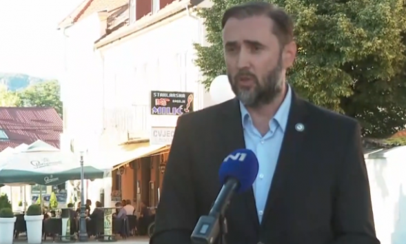 'Hrvatska je u četvrtom valu, treba uvesti obavezno cijepljenje u zdravstvu'