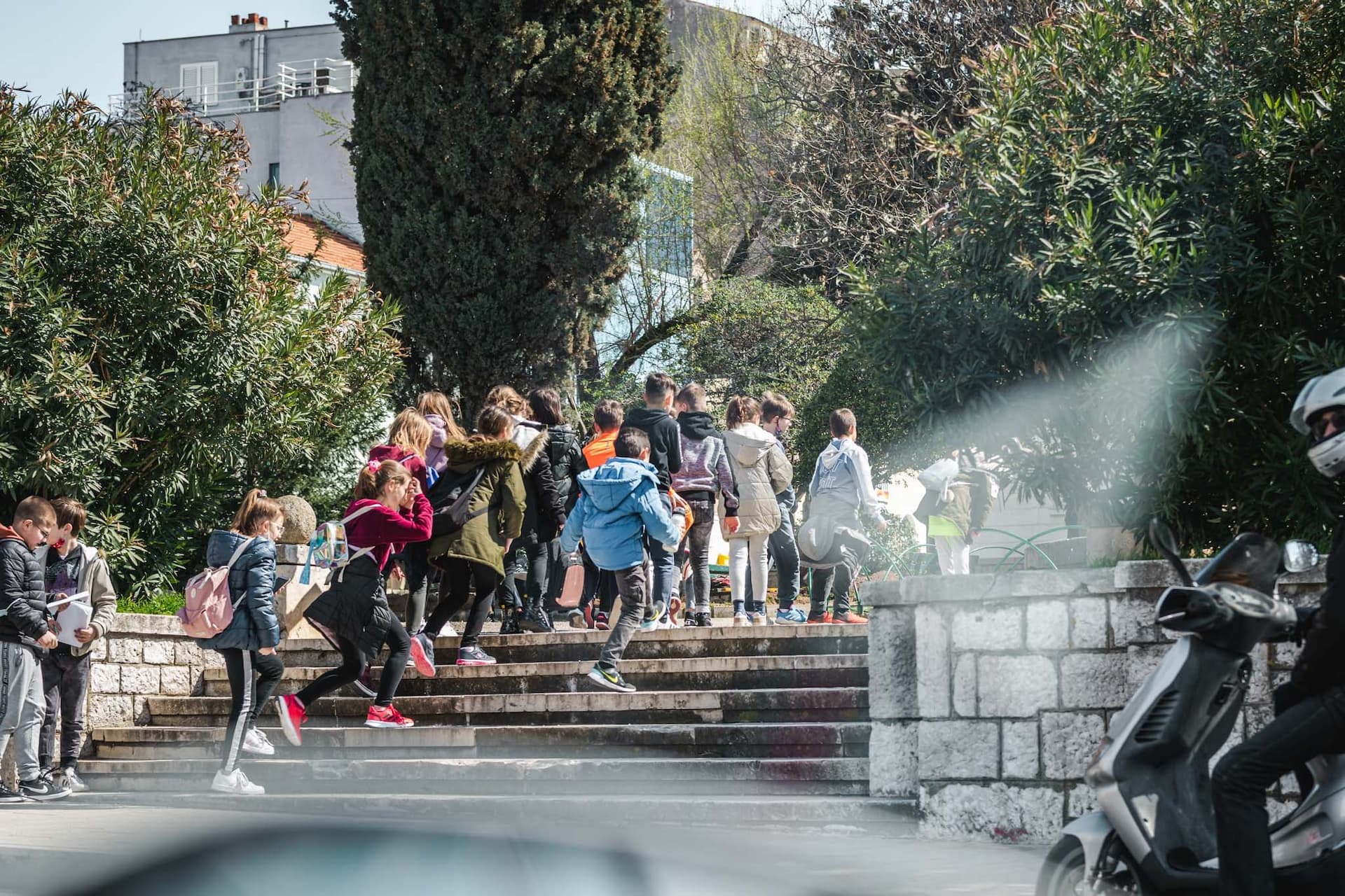 Vozači oprez, u ponedjeljak počinje škola: Policija će u rujnu dodatno nadzirati promet zbog prvašića