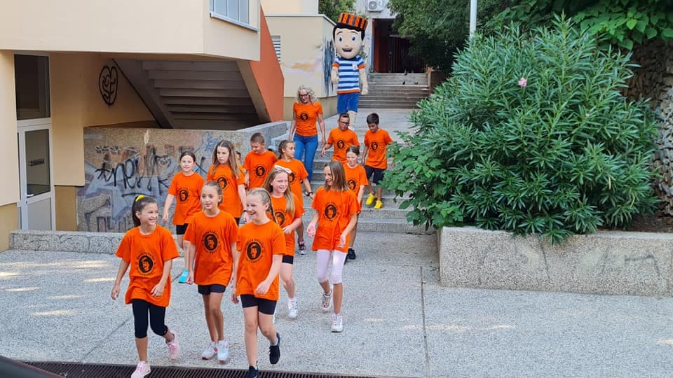 Za 460 tisuća učenika danas je počela škola: Prvi put će u klupe sjesti 37 tisuća prvašića