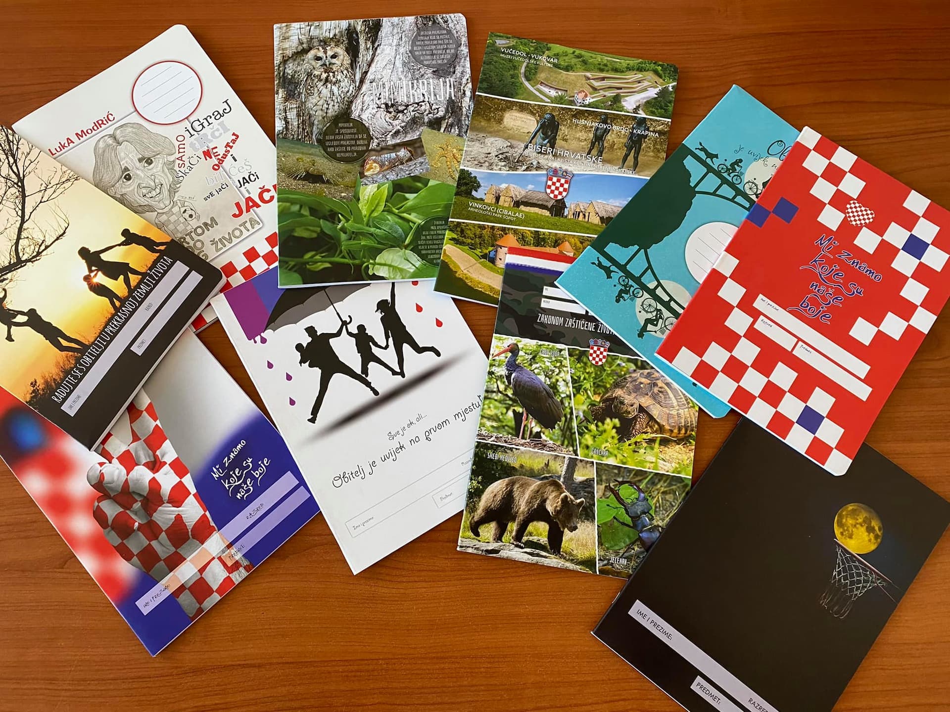 U jednoj općini djeci podijelili bilježnice s homofobnom ilustracijom, u drugoj sa znakovitom porukom  