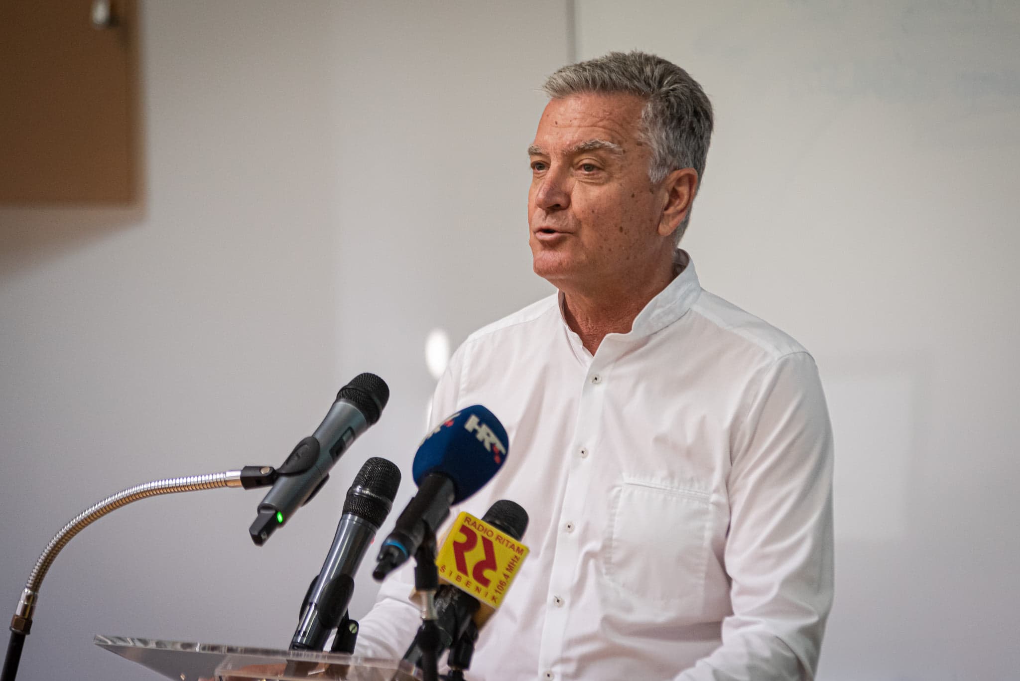 Burić odgovarao zašto još nisu izabrani direktori Batižela i Vodovoda, tvrdi da za TEF nije zainteresiran samo bahreinski šeik 
