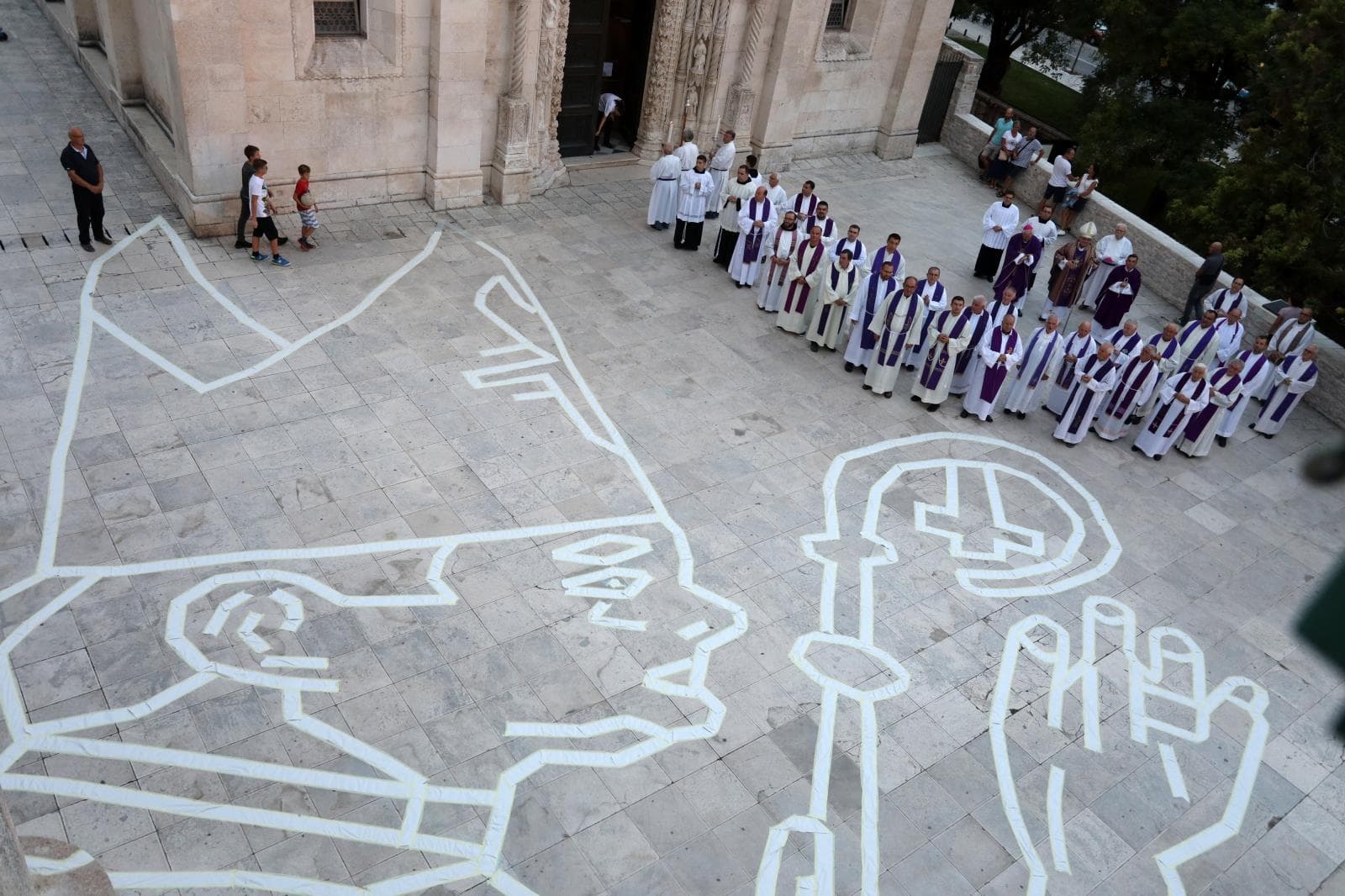 Strikoman kod katedrale snimio milenijsku fotografiju posvećenu biskupu Srećku Badurini