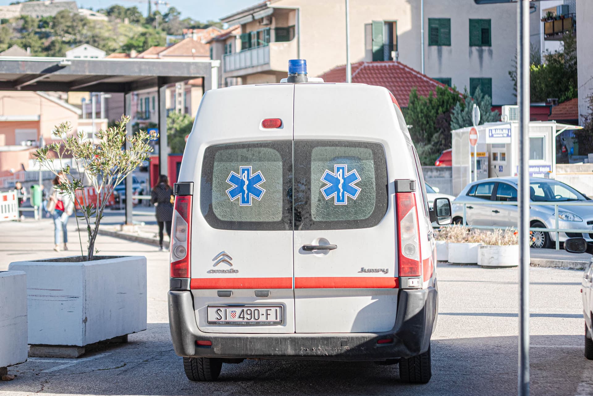 Danas 31 osoba s pozitivnim testom, u šibenskoj bolnici preminuo muškarac (76) koji se liječio od covida