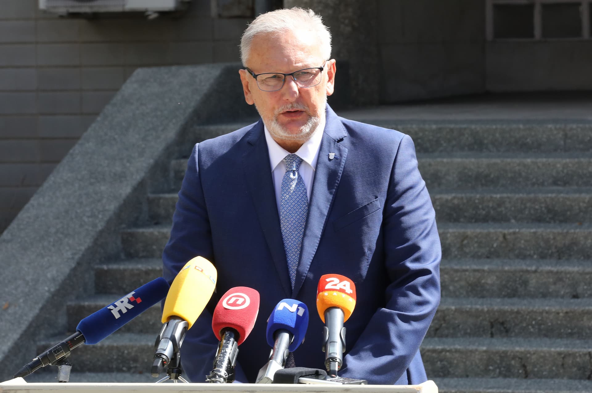 Božinović: 'Činimo sve za podizanje standarda vatrogasaca' 