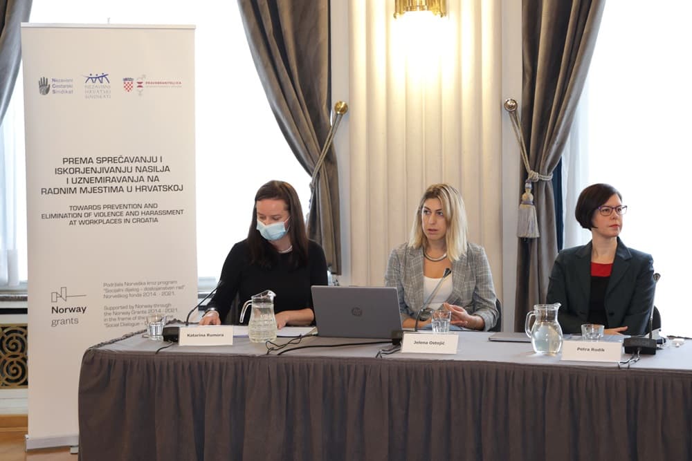 Zlostavljanje, uznemiravanje i mobing  na poslu najčešći kod žena srednjih godina  