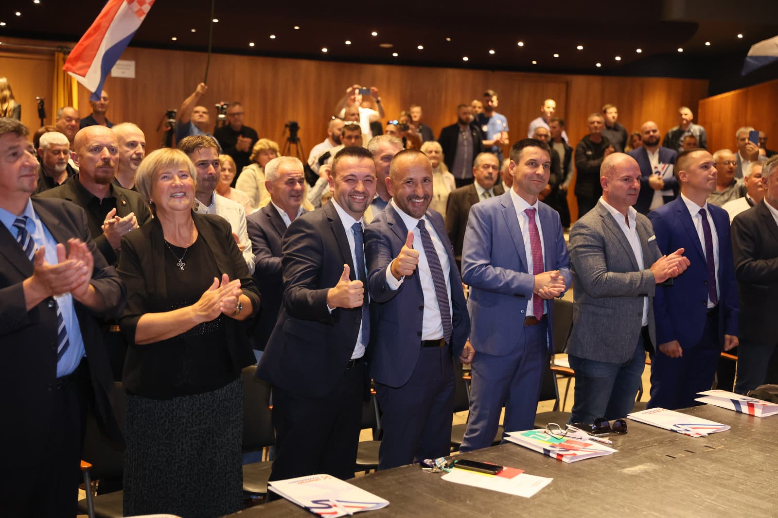 Ujedinjenjem desnih stranaka Hrvoje Zekanović više nije predsjednik Hrvatskih suverenista!
