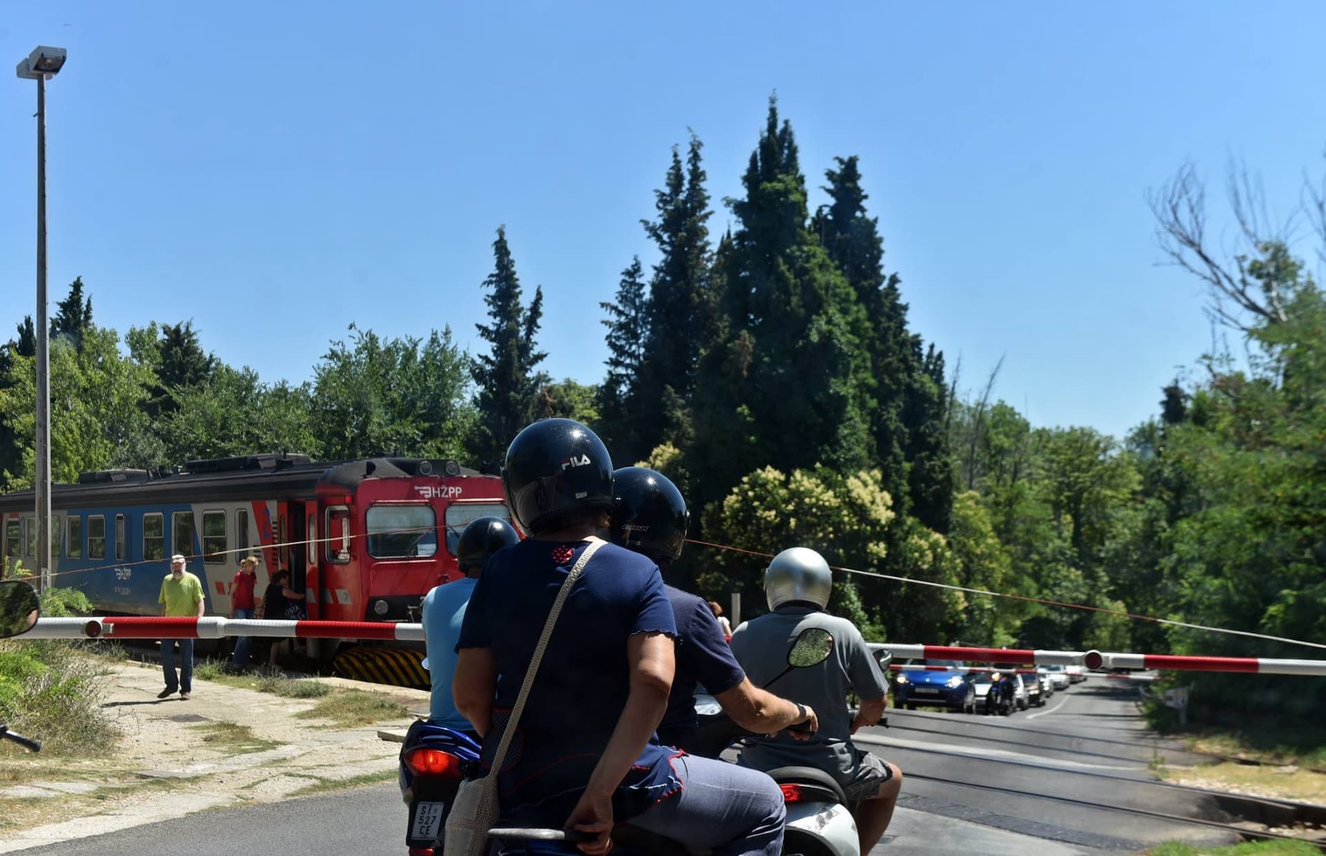 Počeo pilot-projekt besplatnog željezničkog prijevoza za osnovce i srednjoškolce na području Hrvatske 