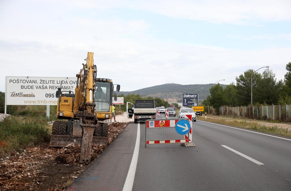 Uređuje se pješačko-biciklistička staza od raskrižja u Ražinama do Solarisa: Do sredine prosinca vozit će se jednom trakom 