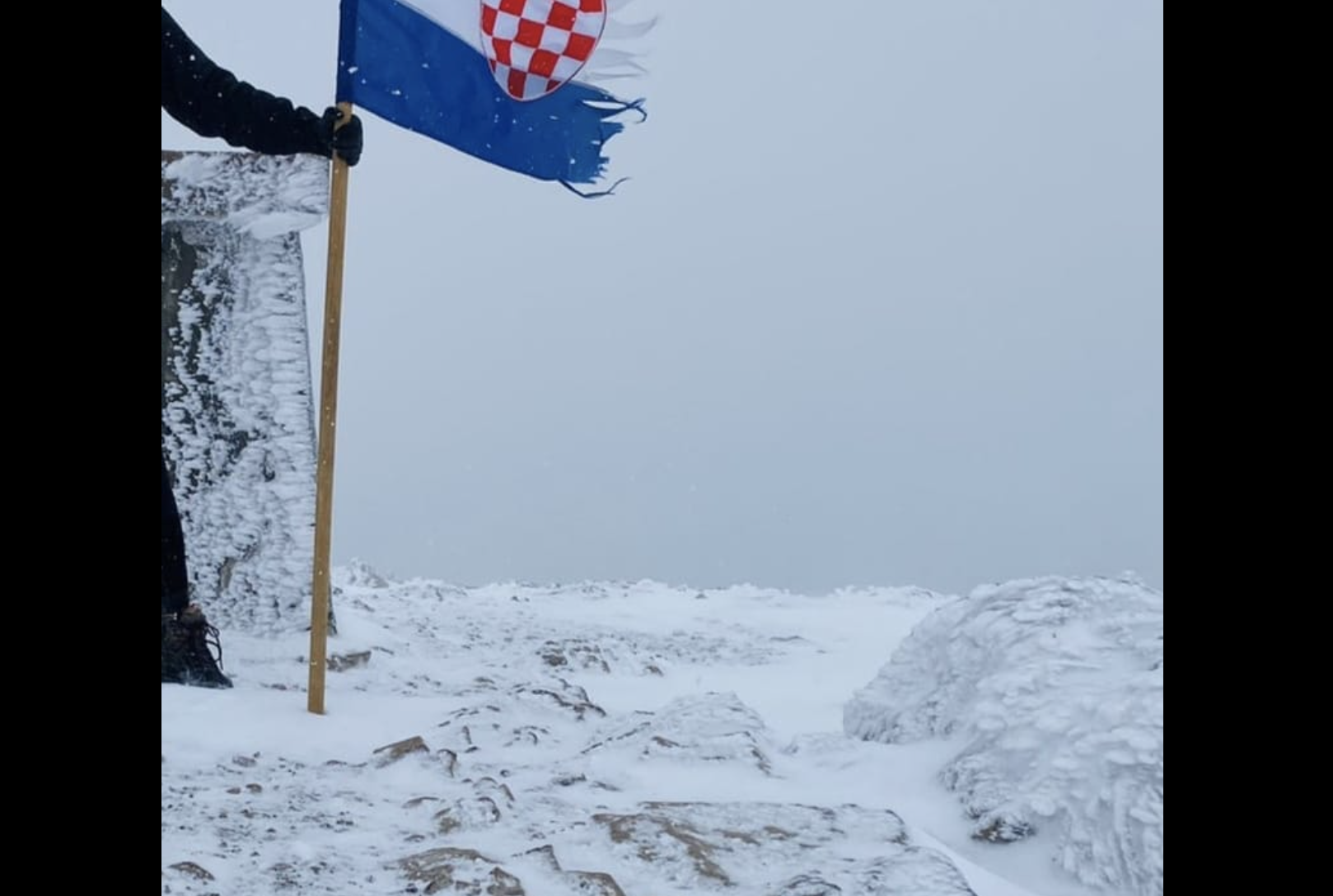 Zabijelio Sinjal: Prvi ovogodišnji snijeg na najvišem vrhu Hrvatske