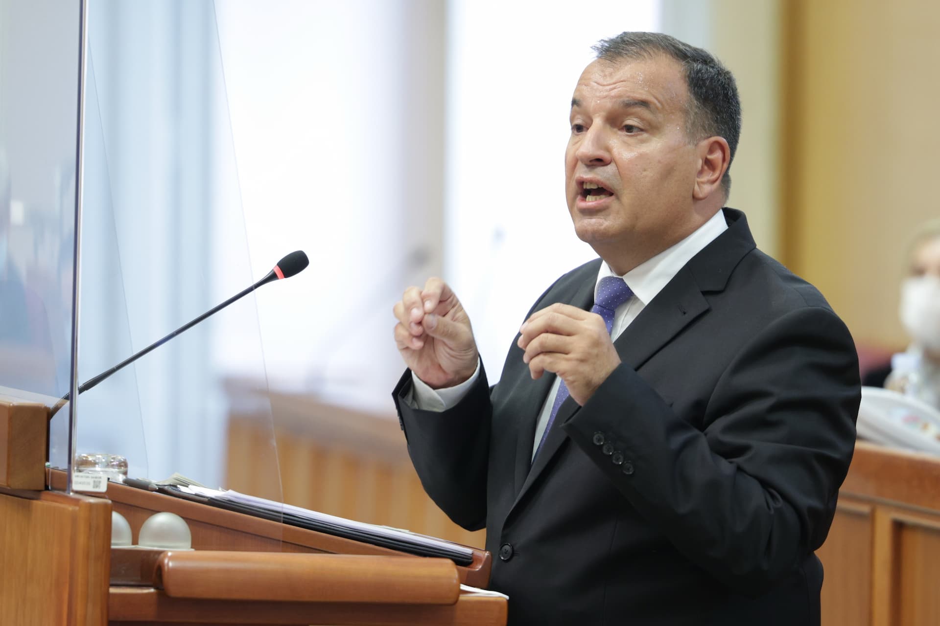 Prosvjed pred Beroševim stanom, stigla i policija 