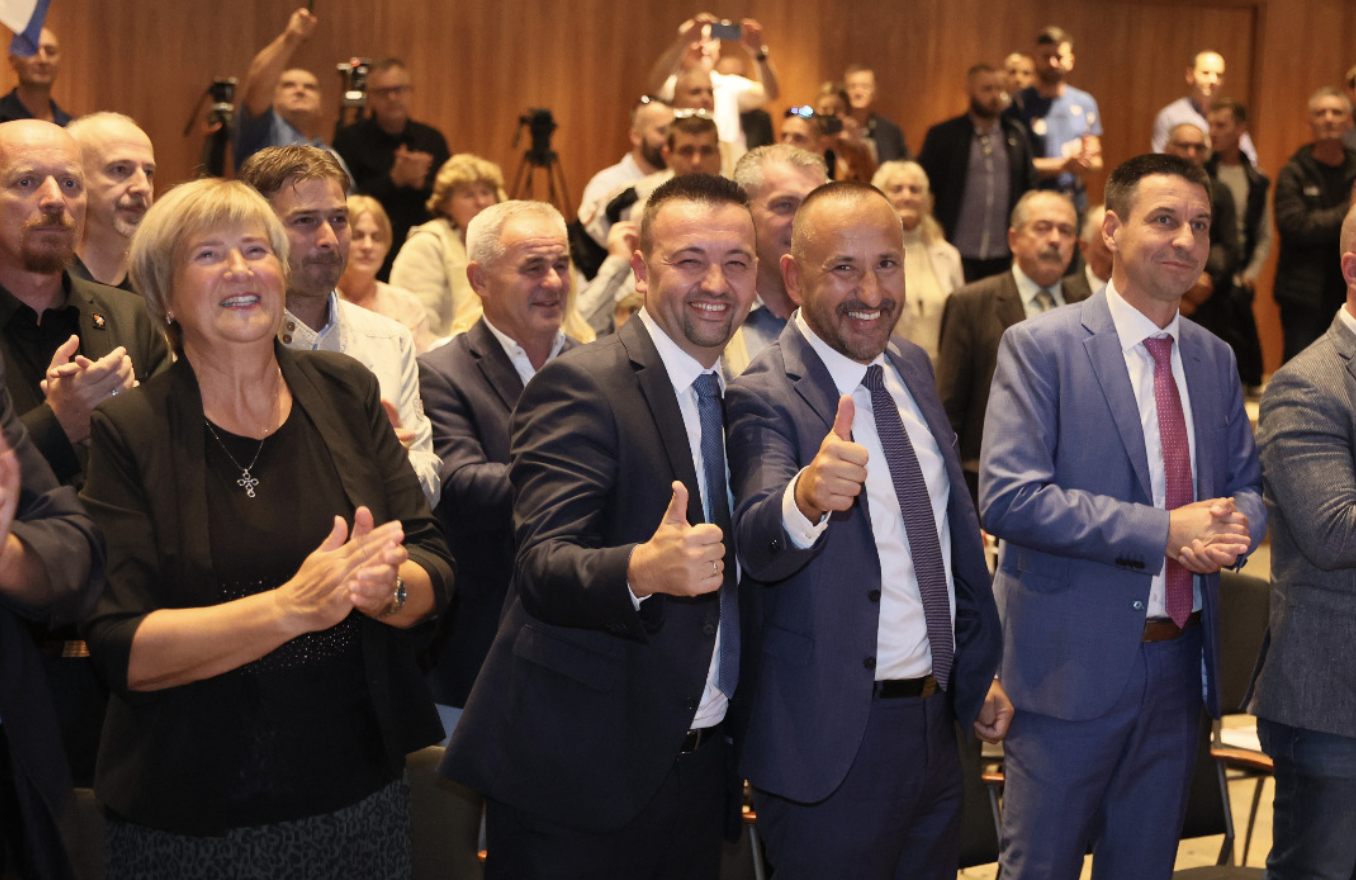 Suverenisti danas počinju sa skupljanjem potpisa za referendum o euru, treba im 368 tisuća potpisa