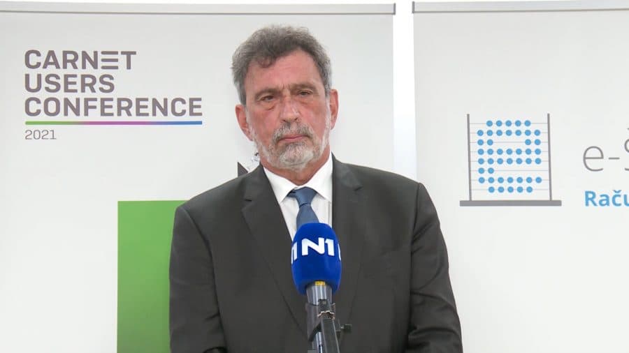 Fuchs: U tjedan dana imali smo povećanje broja pozitivnih učenika za 100 posto