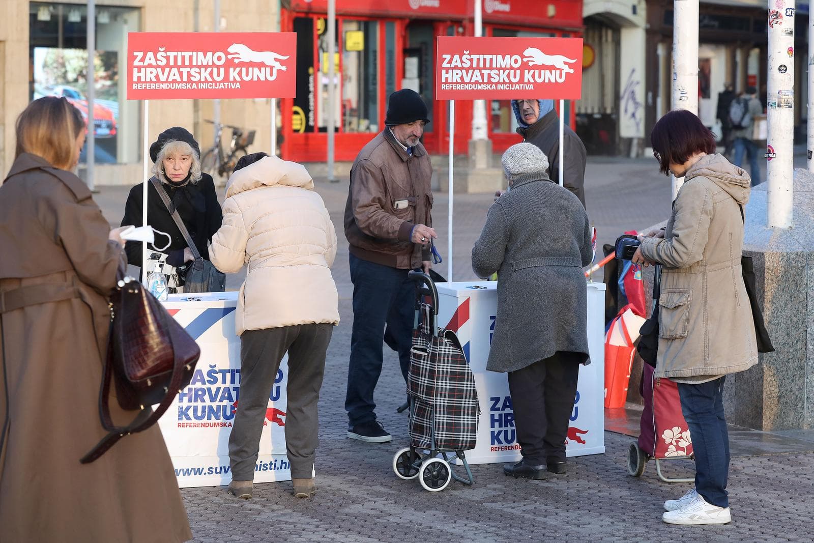Suverenisti objavili koliko su skupili potpisa za referendum o euru: ‘Ovo je respektabilna brojka‘ 