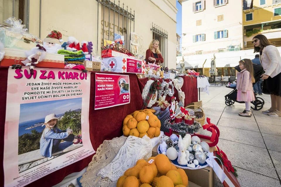 Proteklog vikenda održan Božićni sajam za malenu Kiaru: 'Zahvaljujemo svima koji nisu zaboravili na našu djevojčicu'