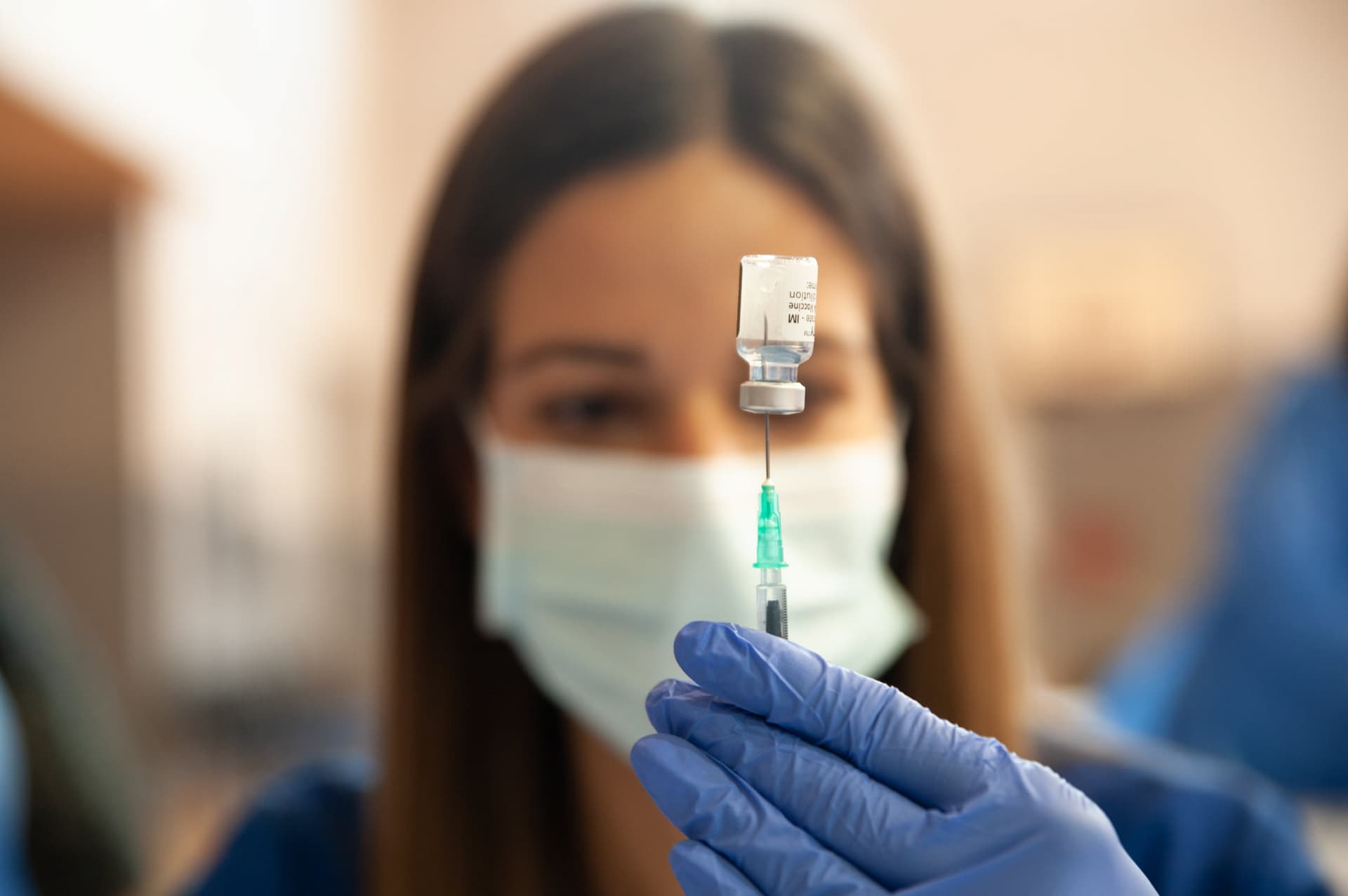 Farmaceutske tvrtke rade na prilagođavanju cjepiva novoj varijanti virusa