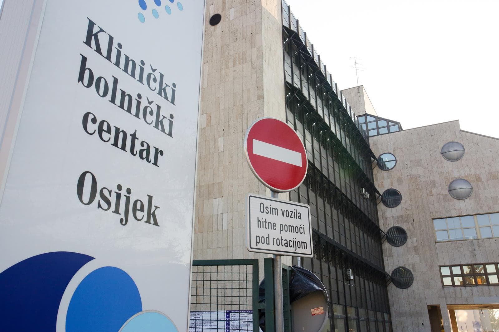 Dvogodišnje dijete preminulo od koronavirusa u KBC - u Osijek, imalo je ozbiljne komorbiditete  
