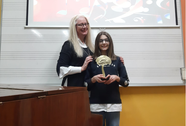 Učenica Antea Čvorak i mentorica Mira Grujić osvojile najprestižniju nagradu u obrazovanju: U Glazbenu školu Ivana Lukačića stigao 'Oskar znanja' 