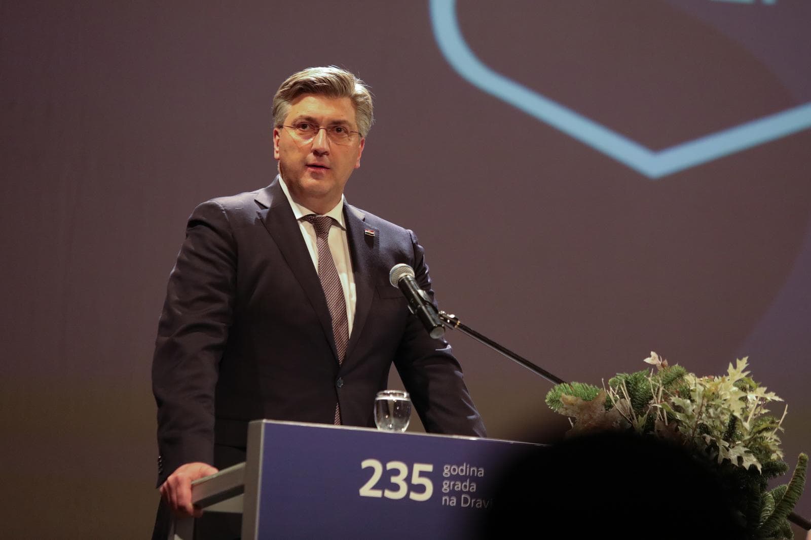 Na sjednici Vlade o isplati sredstava bolnicama za podmirivanje dugova 