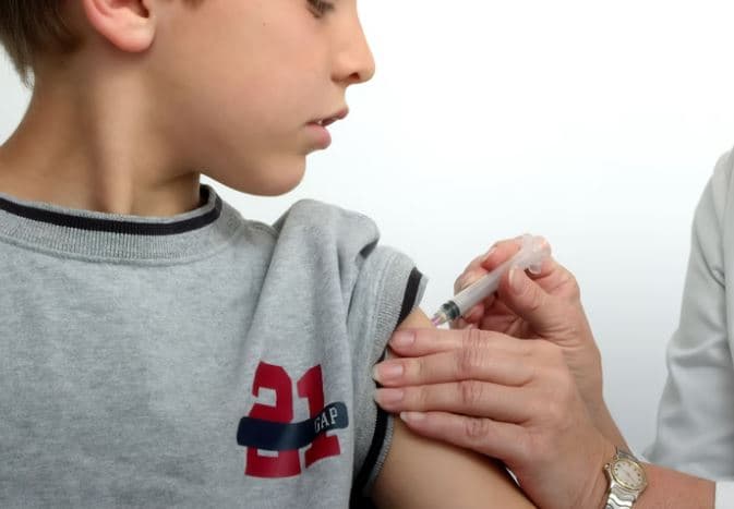 Danas stiže cjepivo za djecu: Gdje će ga djeca moći dobiti i koje su moguće nuspojave? 
