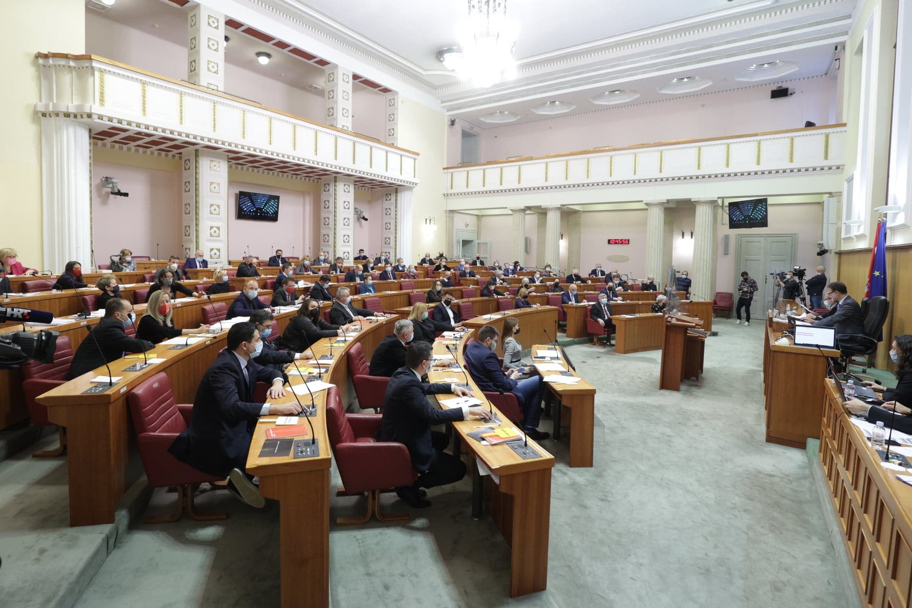 Cirkus u Saboru: 'Najbolje je rekao Zekanović koji je zabio glogov kolac u srce ove farse koja se zove referendum'