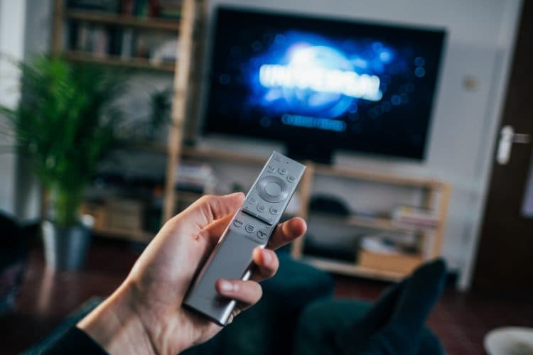 R u kutu ekrana: Novi pravilnik o označavanju televizijskih repriza 