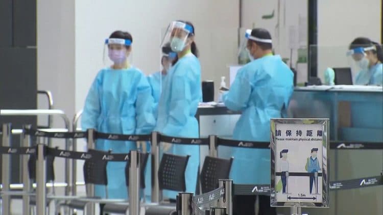 Nova britanska studija o omikronu: 'Ovo je značajna i neposredna opasnost'