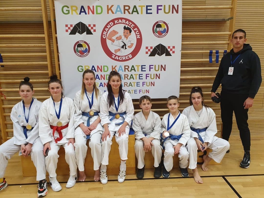 Na međunarodnom turniru 'Grand karate fun' članovi KK 'Pirovac' osvojili pet medalja  