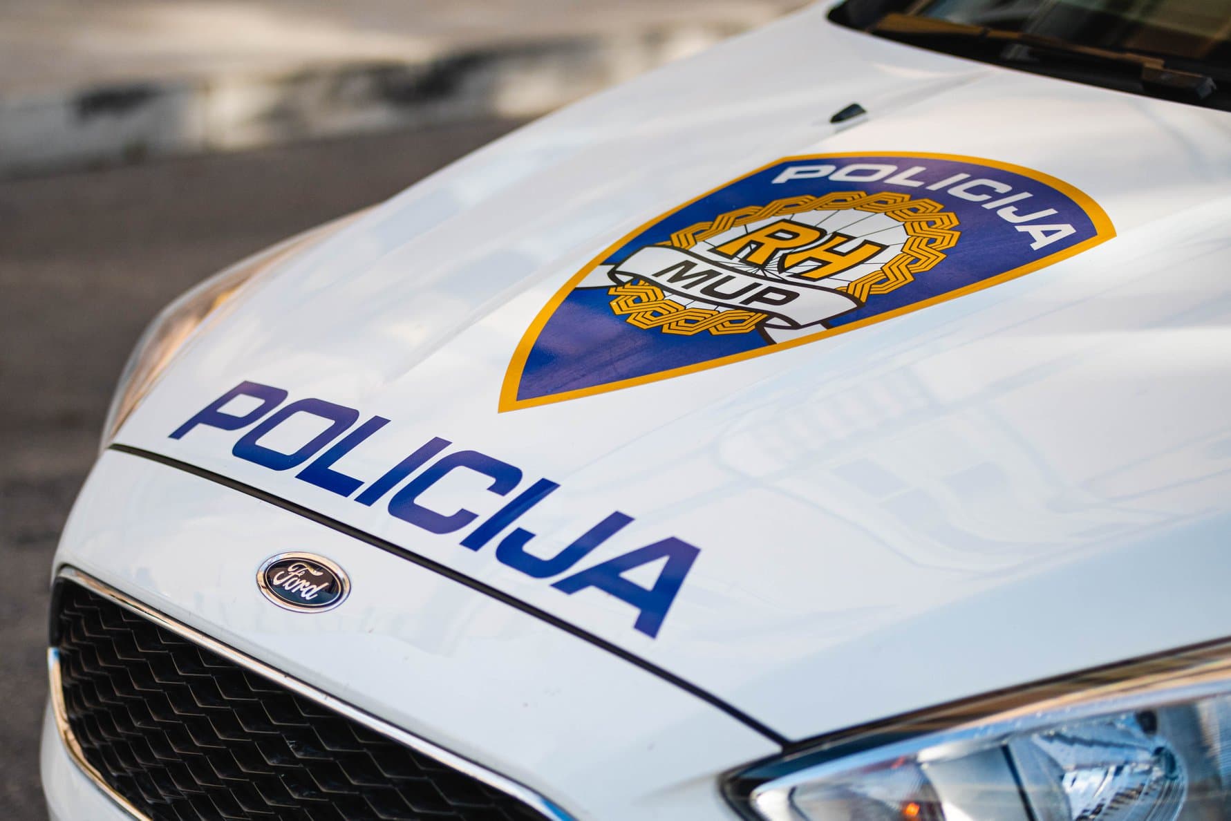 Policija mu poništila dozvolu, to ga nije spriječilo da se po Betini voza na Yamahi bez kacige: Ide na Prekršajni sud  