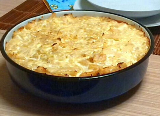 'Zimska musaka': Recept za sočni složenac od krumpira, kiselog kupusa i špeka