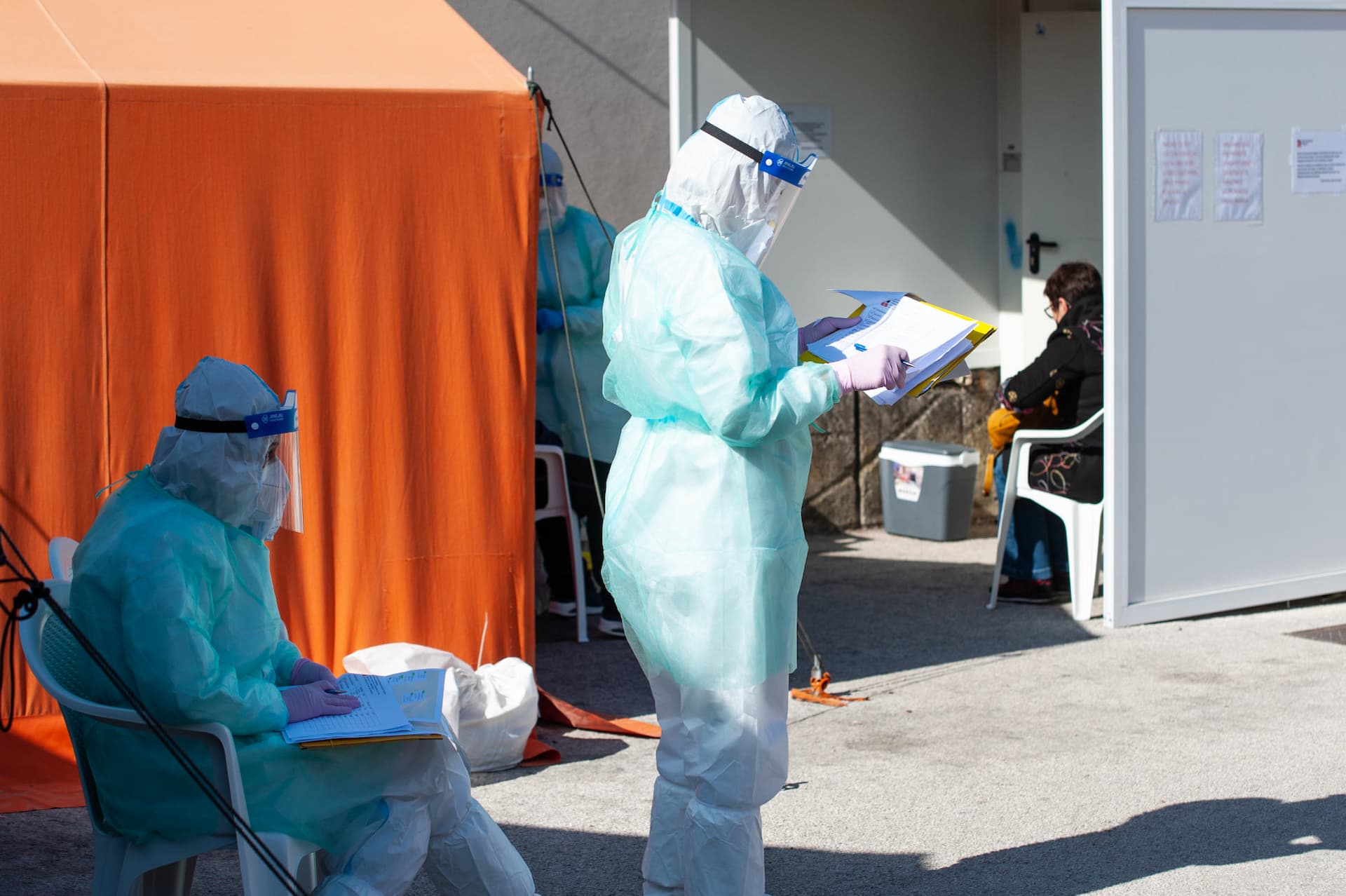 U Hrvatskoj 11.230 novih slučajeva zaraze, preminule 43 osobe 