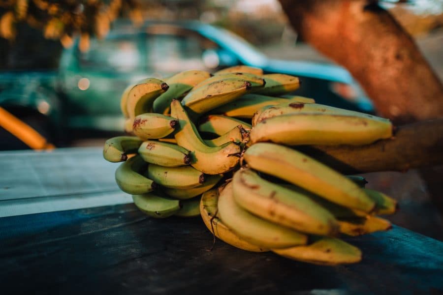 Što se događa s vašim tijelom kad svaki dan jedete banane? 