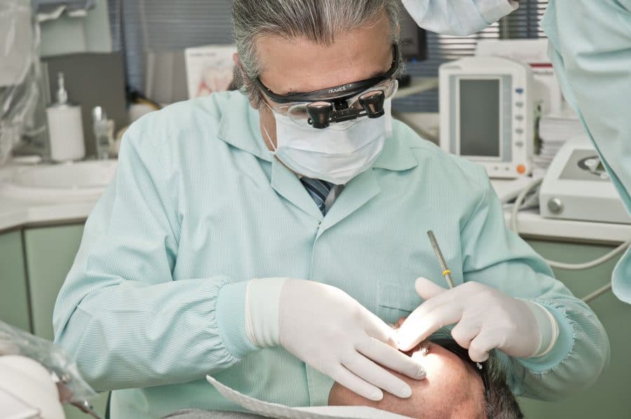 Gingivitis ili upala zubnog mesa: Uzrok, simptomi i kako liječiti ovaj problem? 
