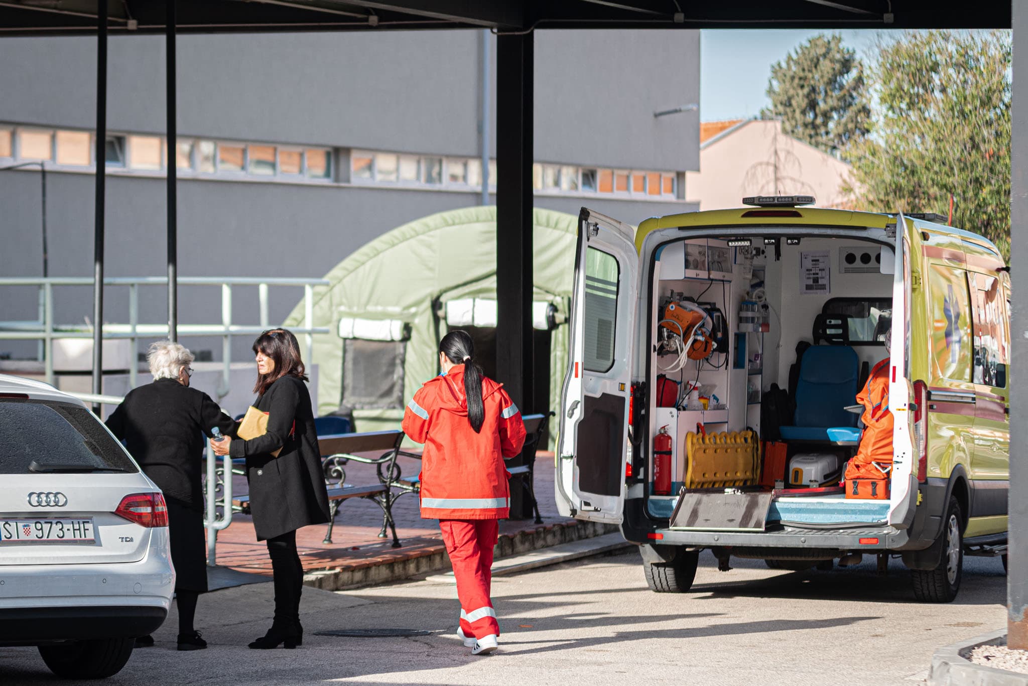 Padaju brojke zaraženih, umrlih je i dalje puno: 3599 novooboljelih, 50 osoba preminulo s covidom
